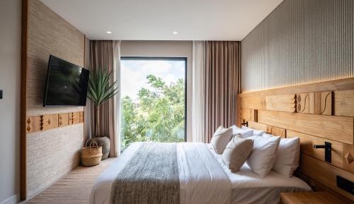 Suite with Garden View