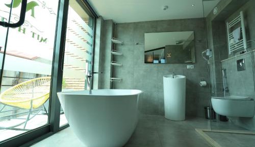 Deluxe Double Room with Bath