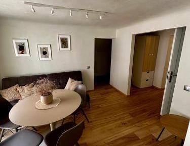 Classic One-Bedroom Apartment with King Bed