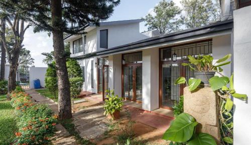 Five-Bedroom Villa
