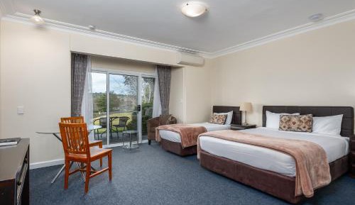 Deluxe Twin Suite