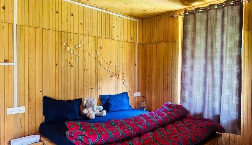 Family Room with Mountain View