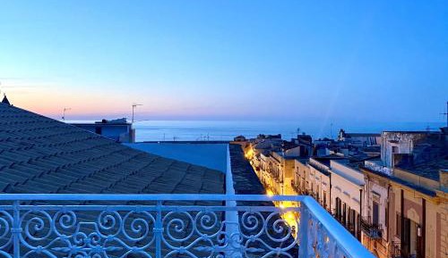 Deluxe Suite with Sea View