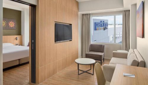 One Bedroom Deluxe Suite