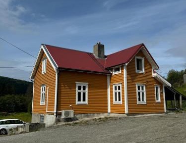 Three-Bedroom Holiday Home 