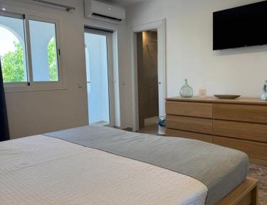 One-Bedroom Loft Apartment with Balcony