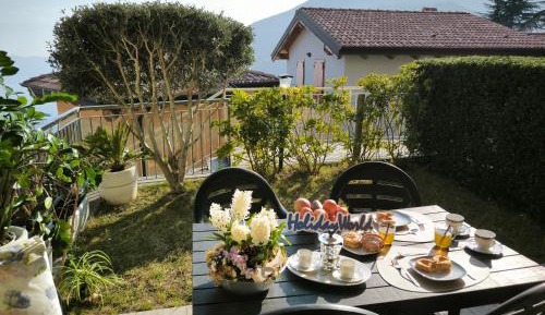 One-Bedroom Apartment with Garden