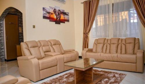 Deluxe Two-Bedroom Apartment with Garden View