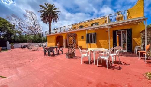 Deluxe One-Bedroom Apartment with Garden View