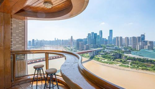 Four-Bedroom Deluxe Apartment