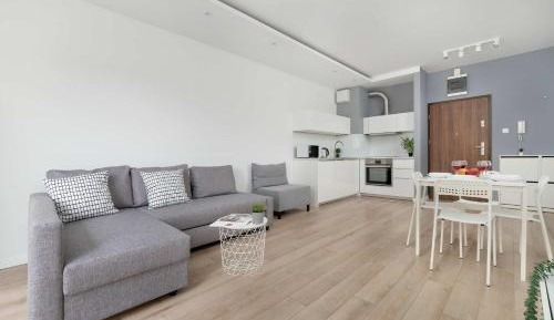 One-Bedroom Apartment with Balcony
