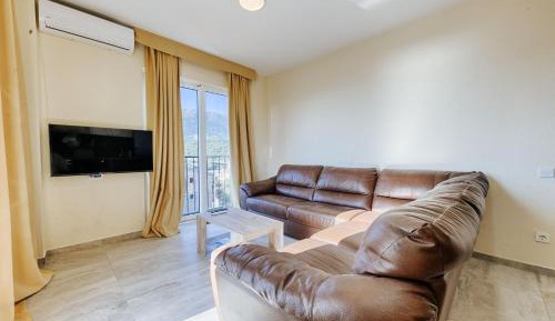 One-Bedroom Apartment with Sea View