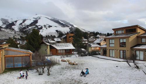 Apartment with Mountain View