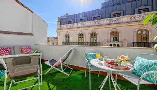 One-Bedroom Apartment with Terrace
