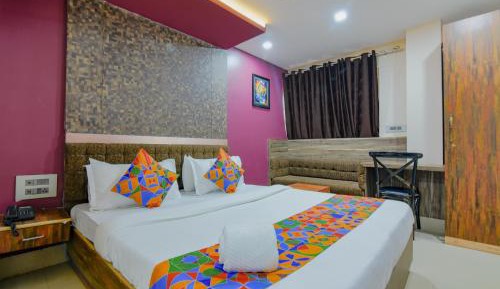 Deluxe Double Room (2 Adults + 1 Child)