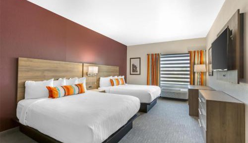 Two-Bedroom Suite with Mobility Accessible Tub