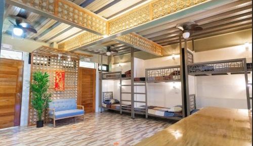 10-Bed Mixed Dormitory Room