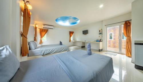 Triple Room with Terrace