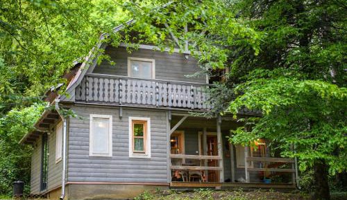 Molly Bungalow
