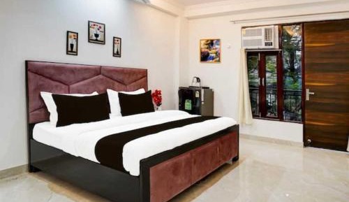 Deluxe Double Room (2 Adults + 1 Child)