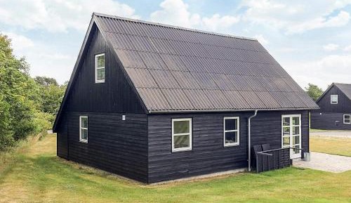 Three-Bedroom Vacation Home 