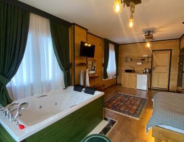 Suite with Mountain View