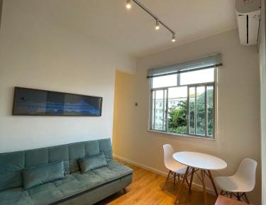 One-Bedroom Apartment with View