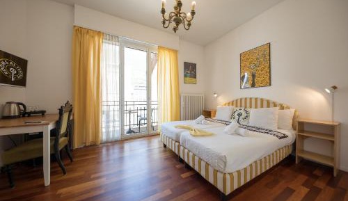 Double or Twin Room with Shared Bathroom
