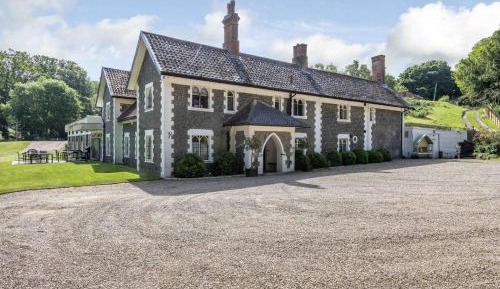 Seven-Bedroom House