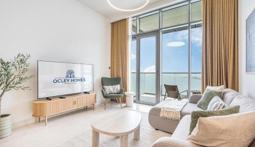 One-Bedroom Apartment with Sea View