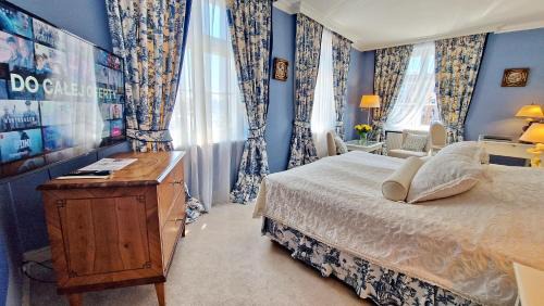 Deluxe Double with River View