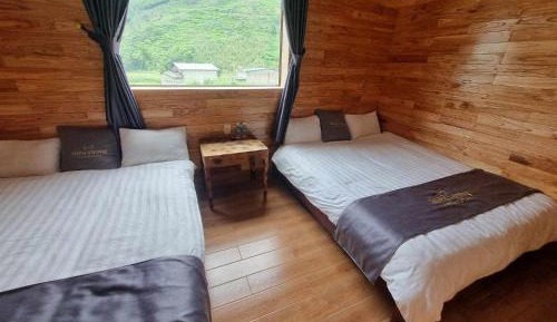 Quadruple Room with Mountain View