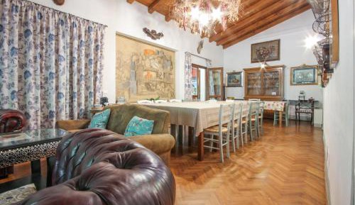 Five-Bedroom Holiday Home