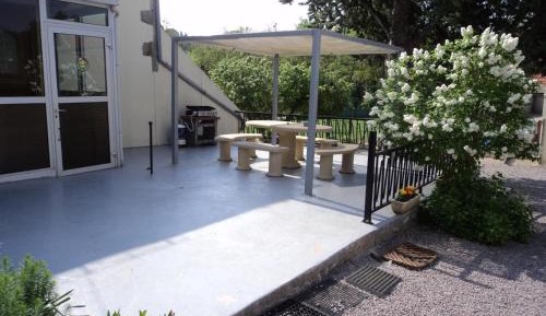 Holiday Home (6 Adults)