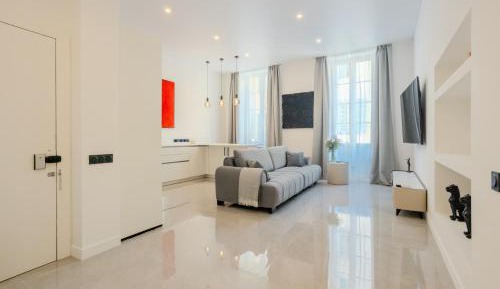 Three-Bedroom Premium Apartment