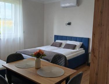 Quadruple Room with Private Bathroom