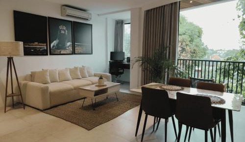 One-Bedroom Loft Apartment with Balcony