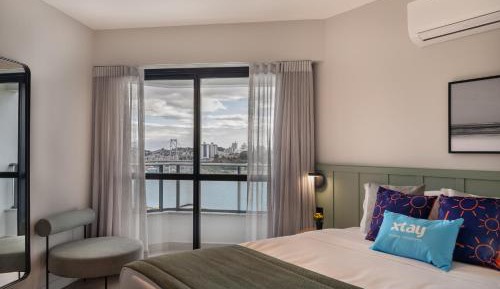 One-Bedroom Apartment with View