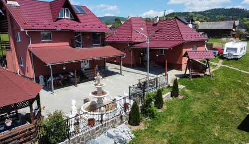 Deluxe Double Room (2 Adults + 1 Child)