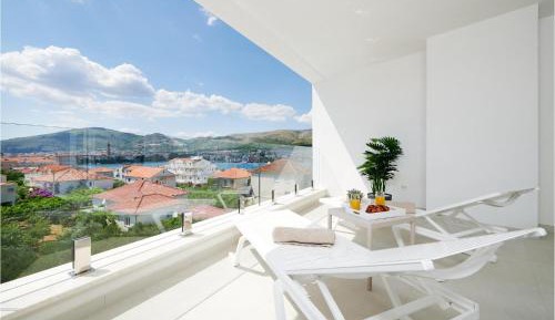Five-Bedroom Holiday Home