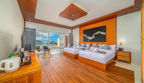 Deluxe Queen Suite