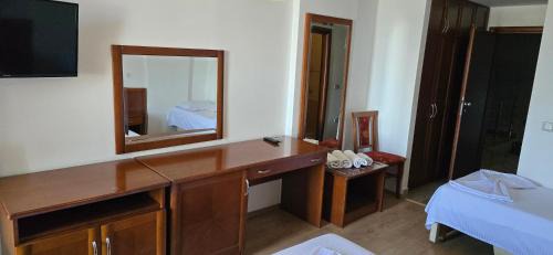 Triple Room with Terrace