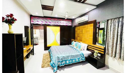 Deluxe King Suite