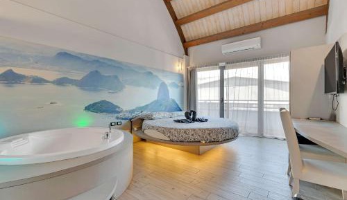 King Suite with Spa Bath