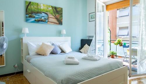 Standard Double Room with Shared Bathroom