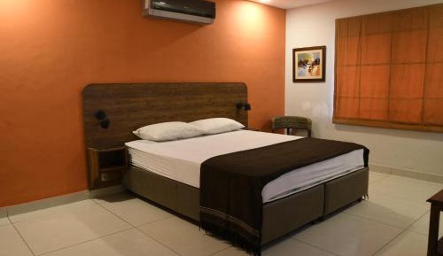 Deluxe Double Room (2 Adults + 1 Child)
