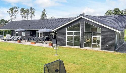 Five-Bedroom Holiday Home