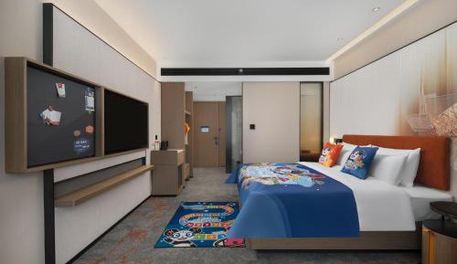 Deluxe Family Room