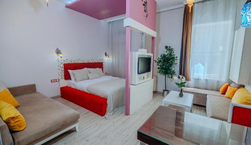 Deluxe Studio