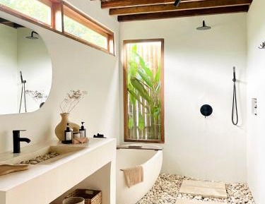 King Suite with Pool View